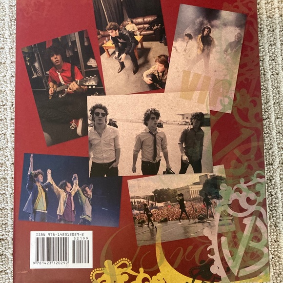 Signed Jonas Brothers Burning Up Book - Picture 8 of 8